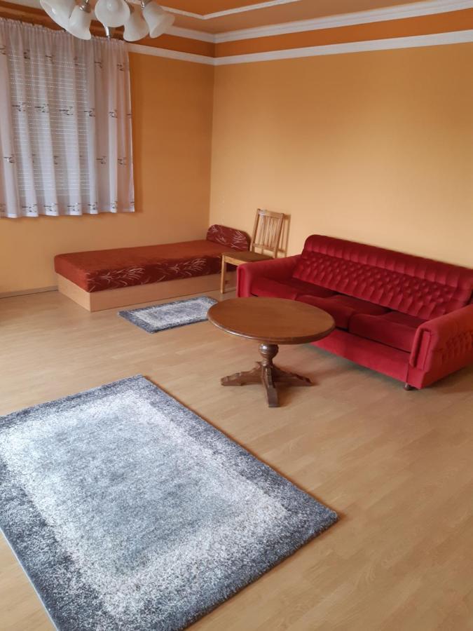 Gabor Pal 1 Apartman 1 Szoba Dunafoldvar Exterior foto